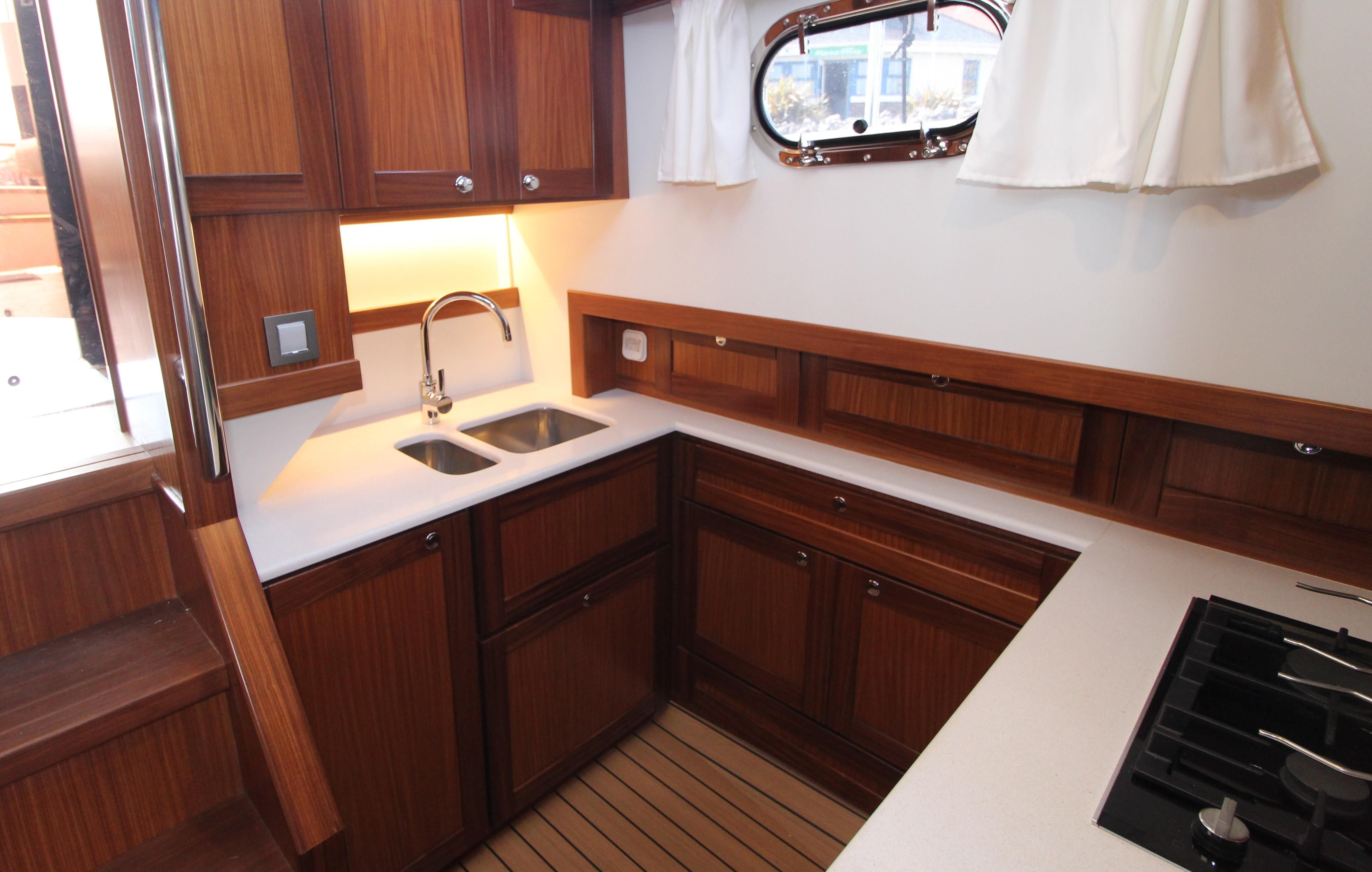 2018 Sasga Yachts Menorquin 42 Flybridge