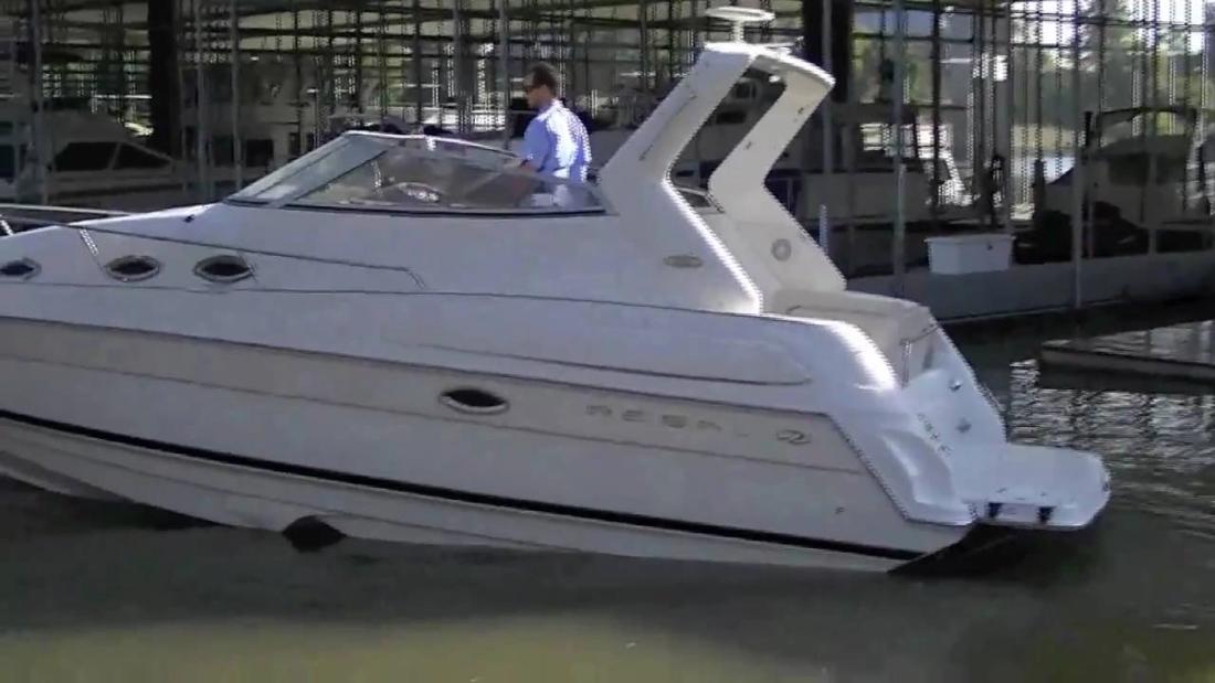 2003 Regal Boats Commodore 2860