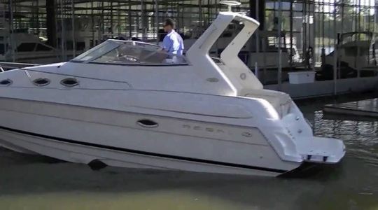 2003 Regal Boats Commodore 2860