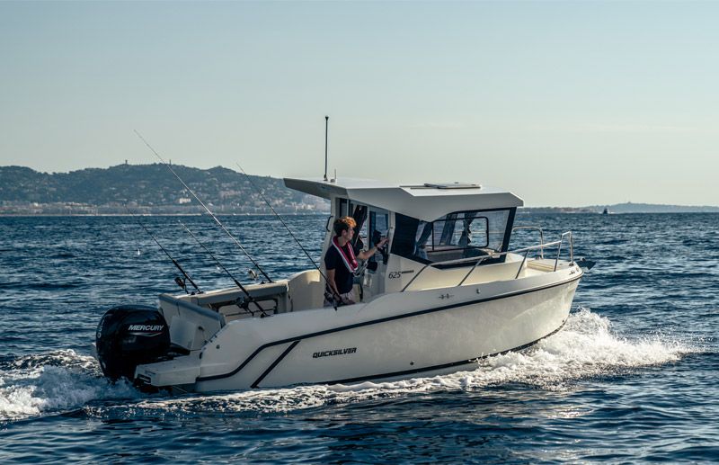 Quicksilver 625 Pilothouse photo 5