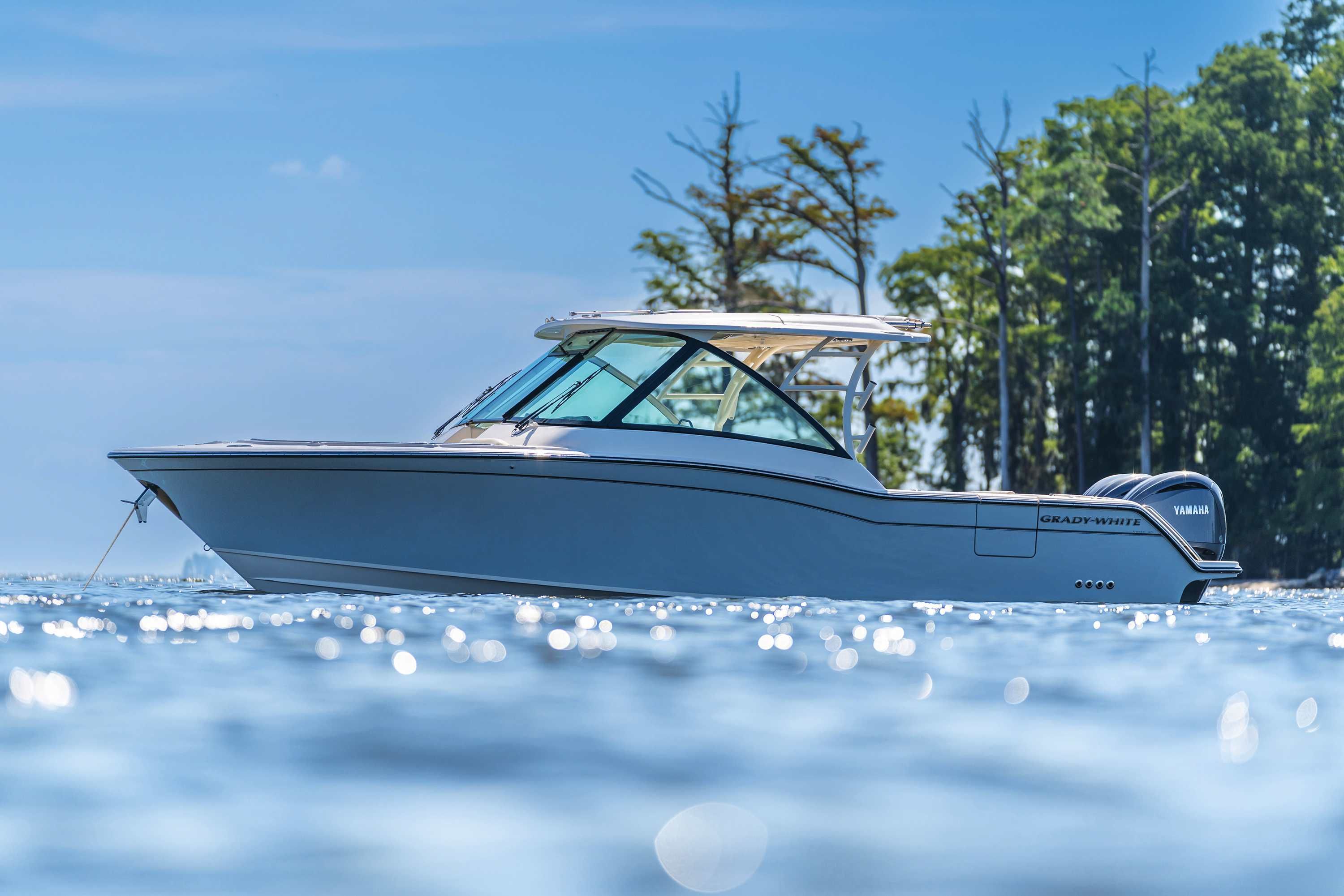 2022 Grady-White Freedom 325