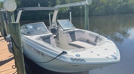 2018 Chaparral Boats 250 Suncoast