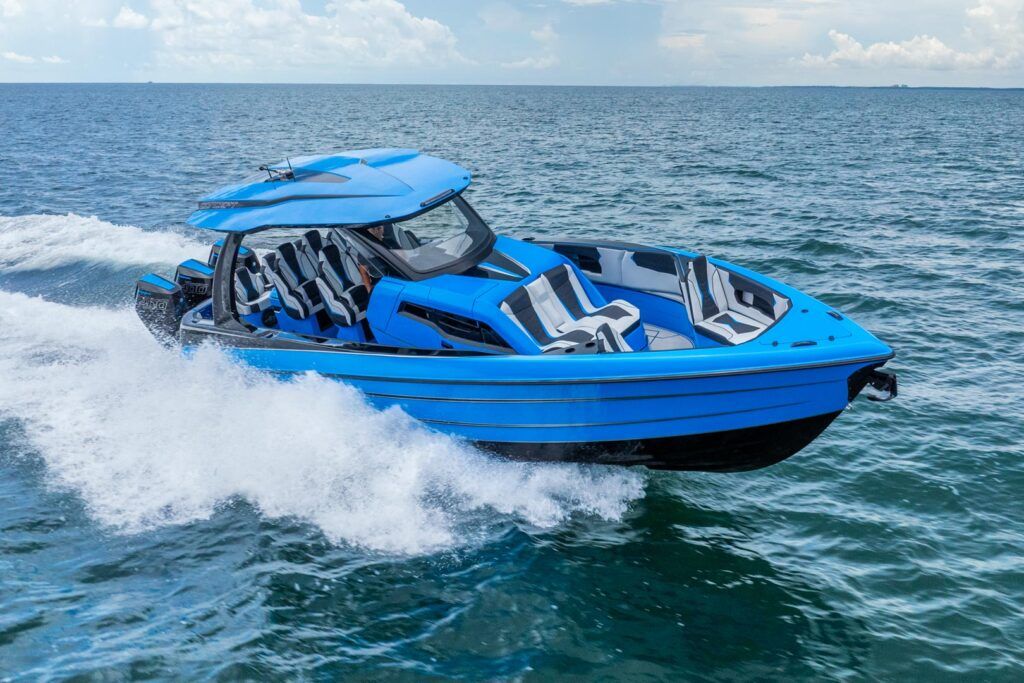Concept 3600 Open Deck luxury centre console