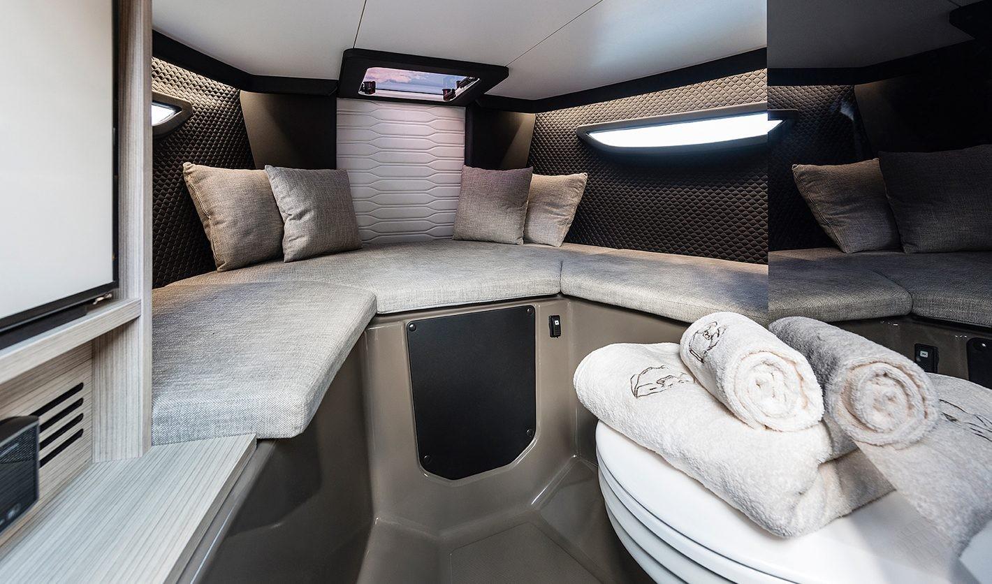 2019 Cranchi Yachts E26 Classic