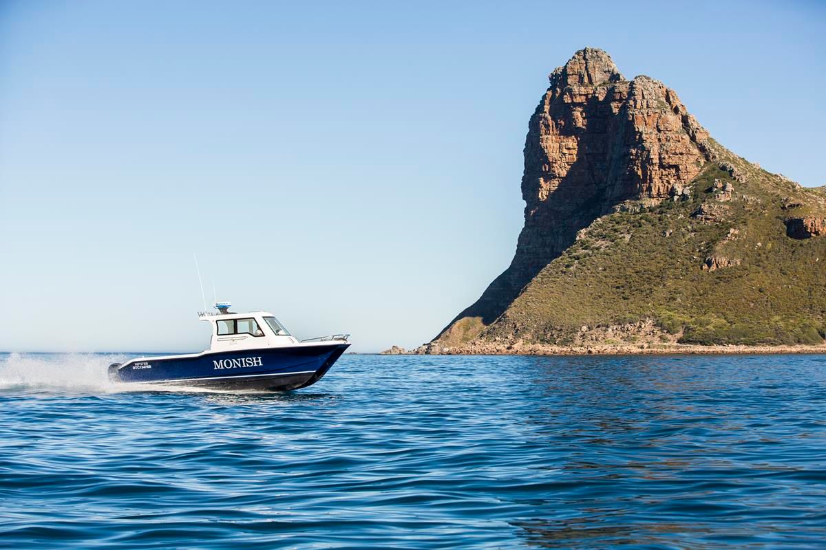 2018 Two Oceans Magnum 2750 Power Catamaran Walkaround