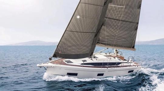 2022 Bavaria Yachts C38