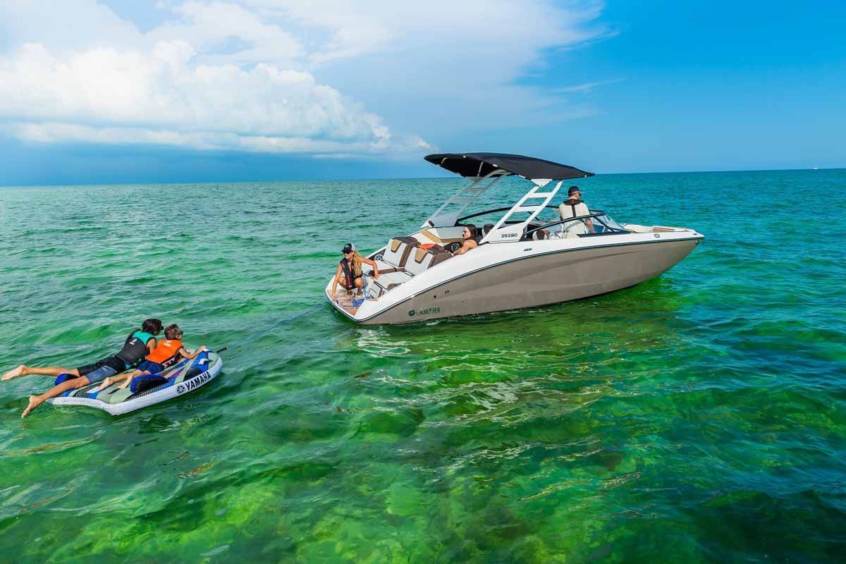 2023 Yamaha Boats 252SD