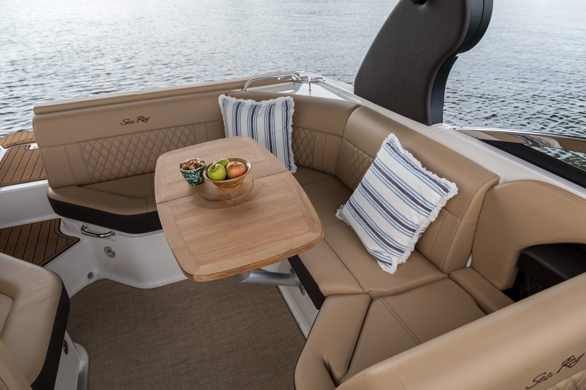 2020 Sea Ray SLX 230