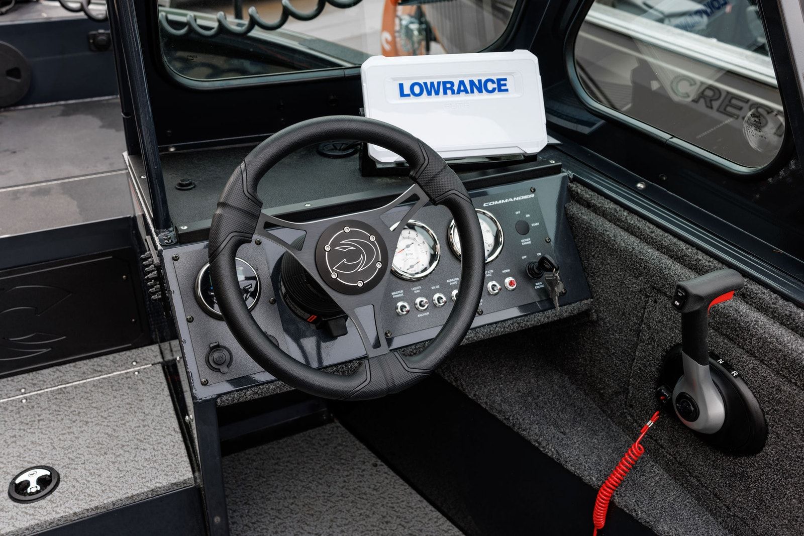 Crestliner 2050 Commander cockpit detail