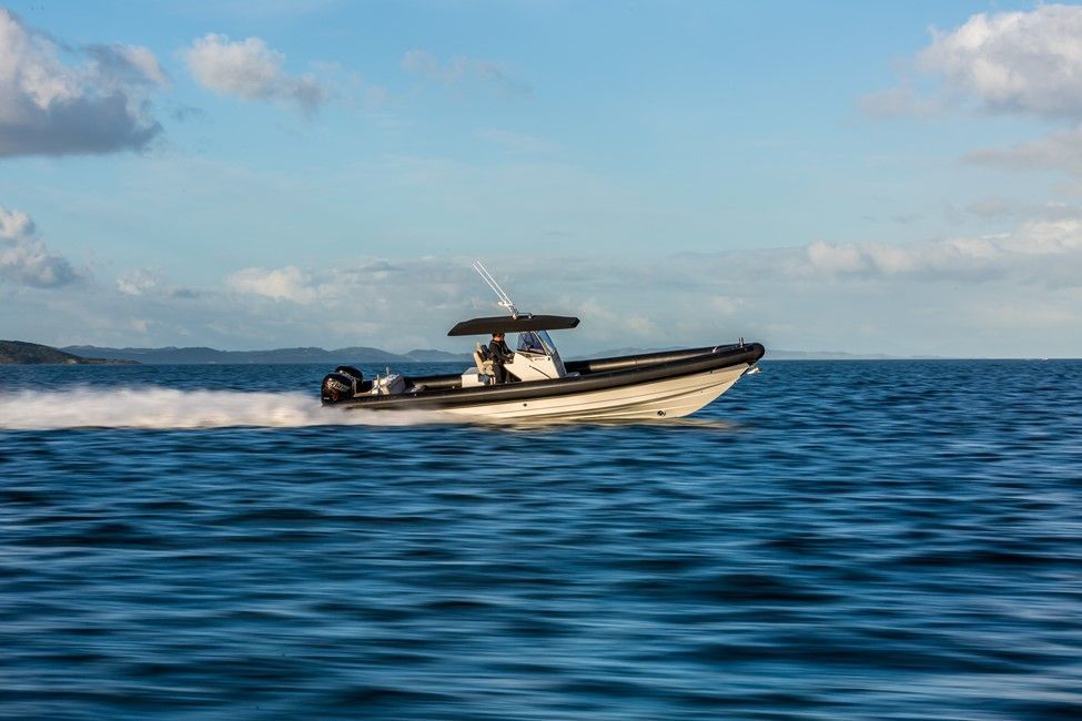 2021 Rayglass Boats Protector 380 Chase