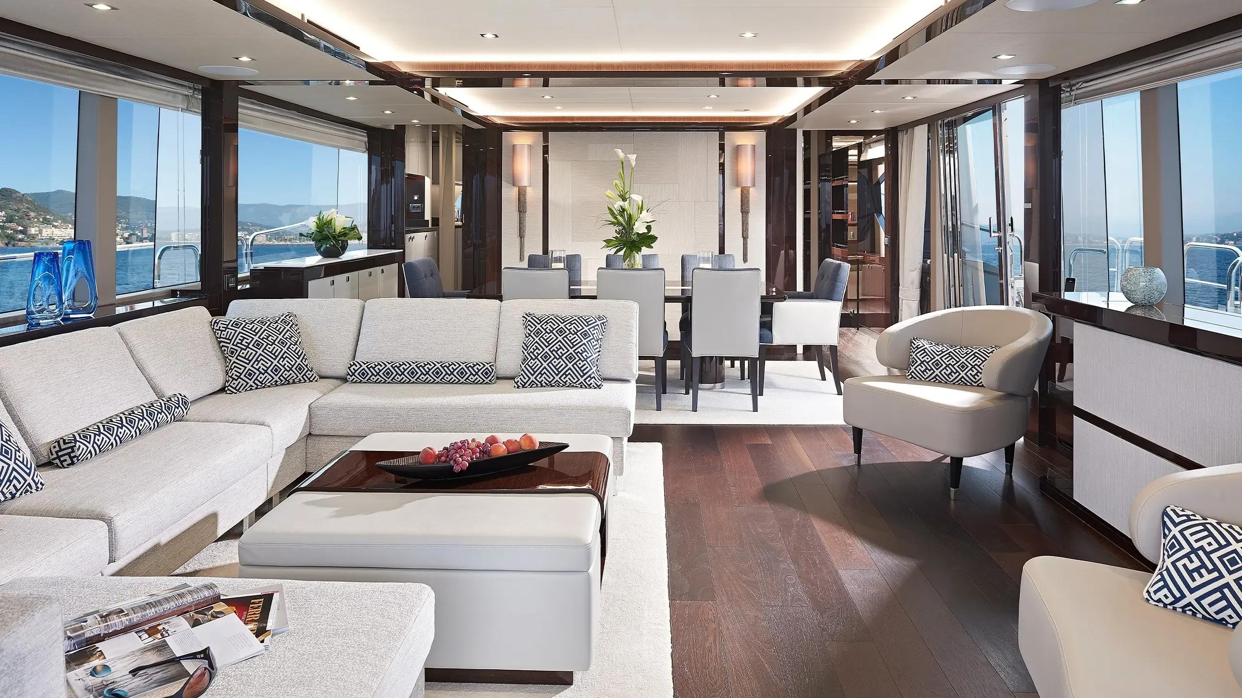 2016 Sunseeker 95 Yacht
