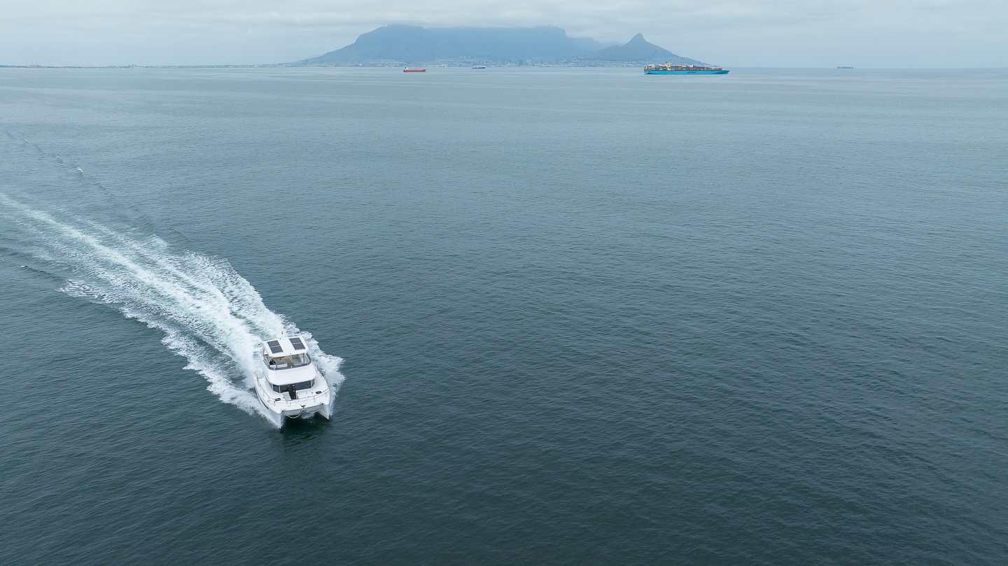 2019 Robertson and Caine Leopard 40