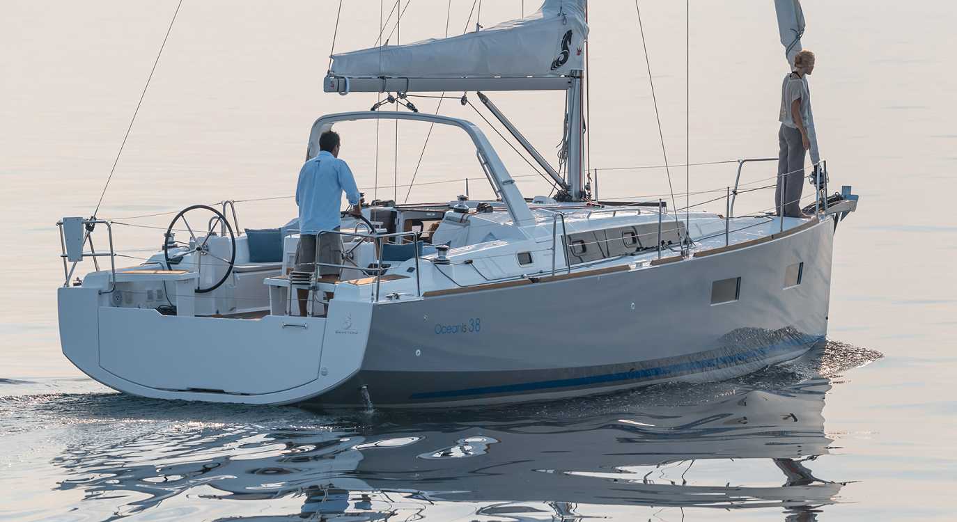 2013 Beneteau Oceanis 38