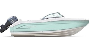 2017 Robalo R207 Dual Console