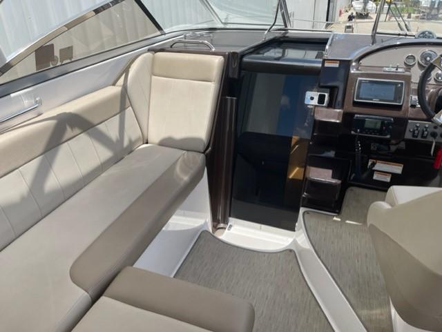 2016 Regal Boats 30 Express