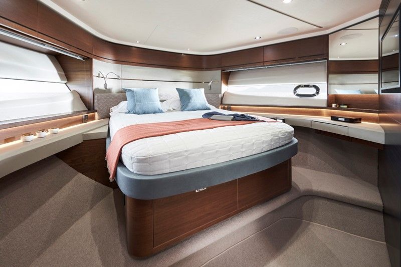 2020 Princess Yachts S66