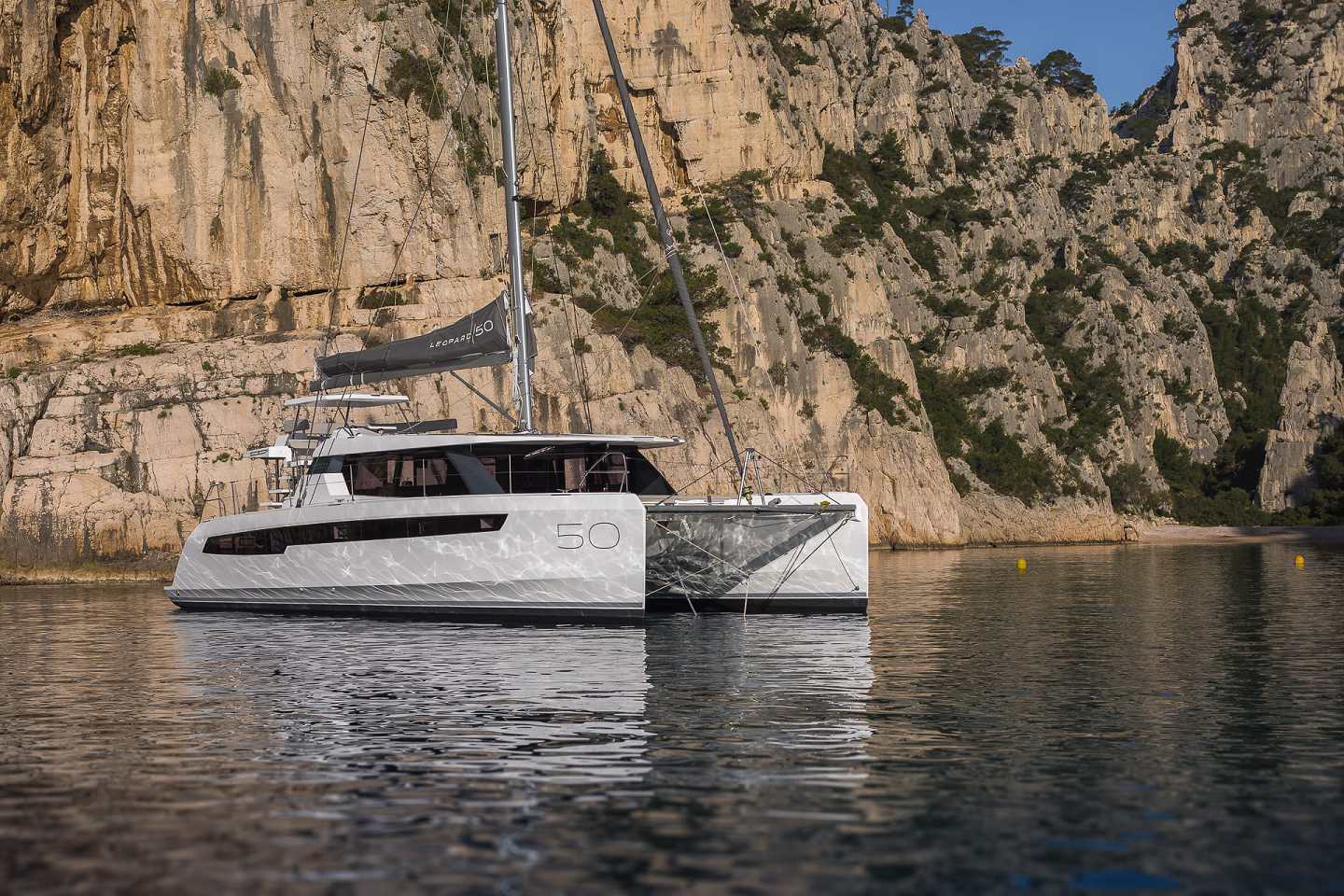 2019 Robertson and Caine Leopard 50