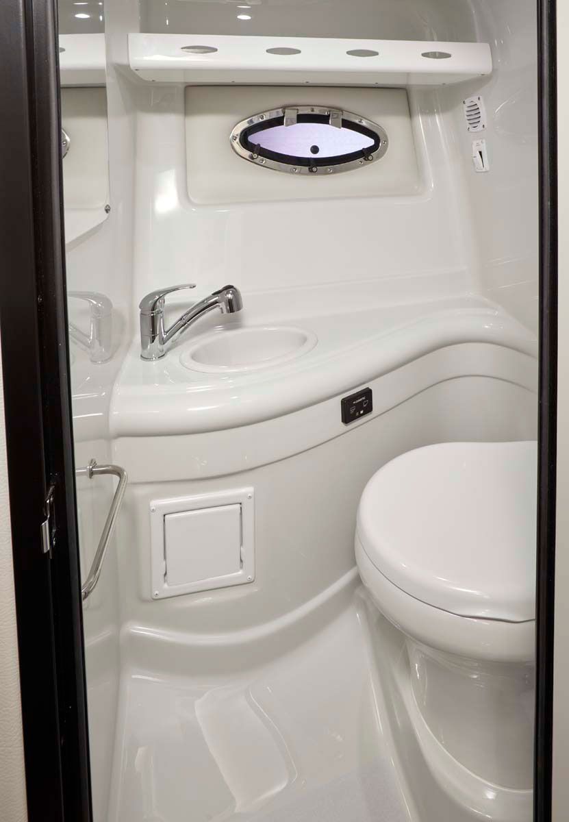 2004 Crownline 270 CR