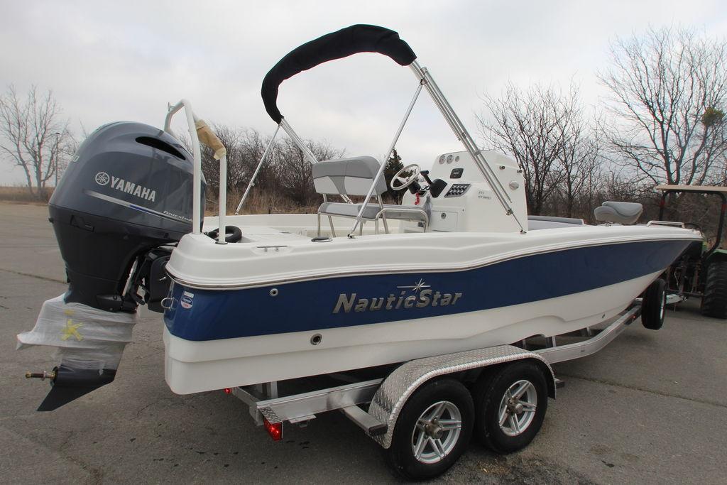 2021 Nautic Star 211 Hybrid