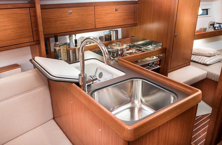 2013 Bavaria Yachts Cruiser 34