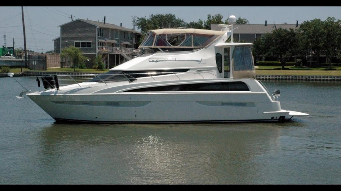 2007 Carver Yachts 43 Motor Yacht
