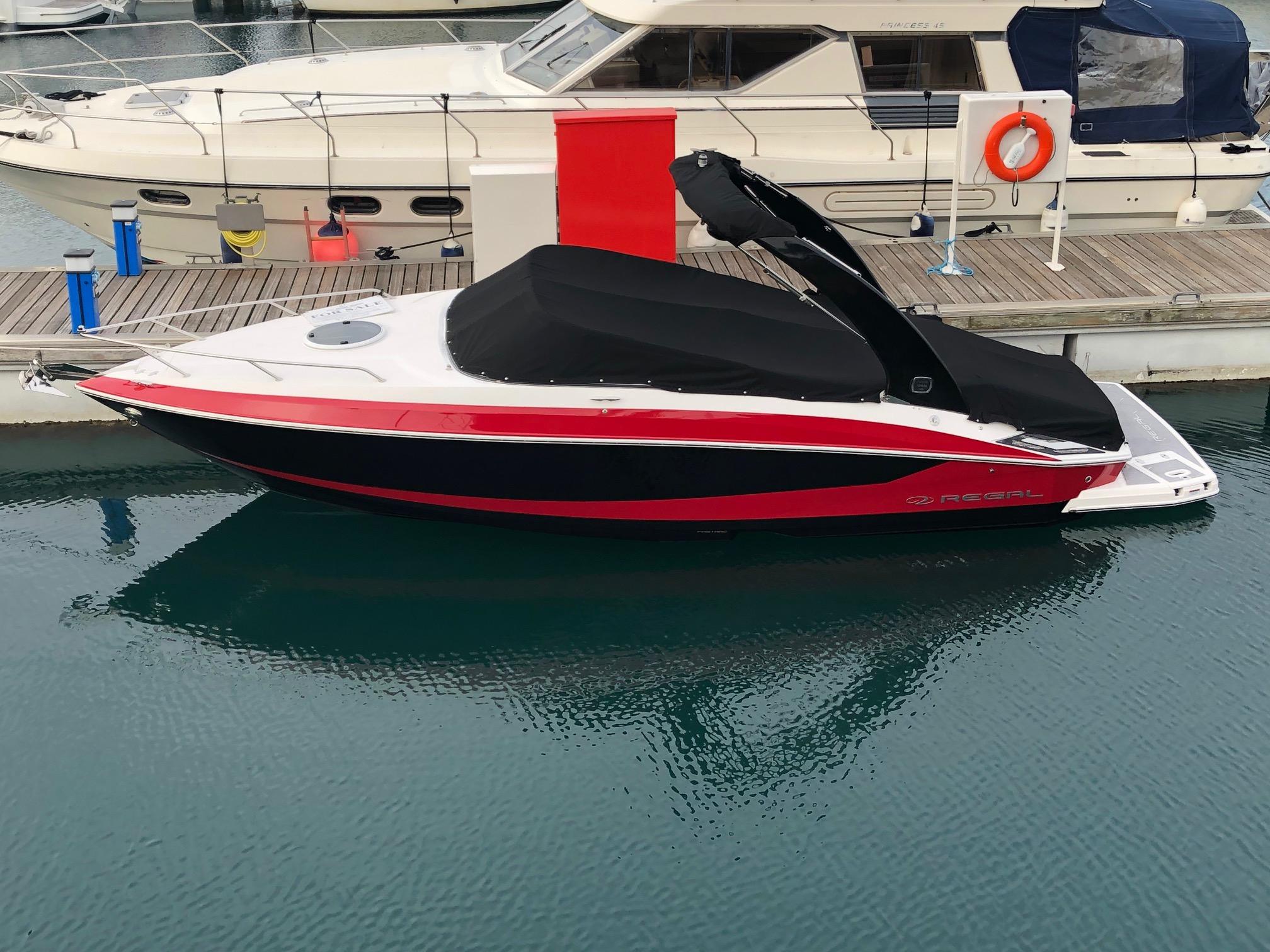 2019 Regal Boats 2550 Cuddy