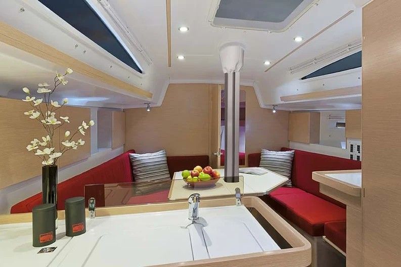 2011 Elan Yachts 350