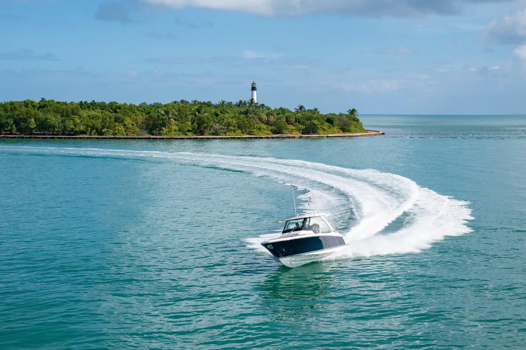 2023 Tiara Yachts 34 LS