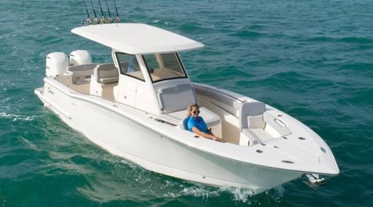 2022 Scout Boats 305 LXF