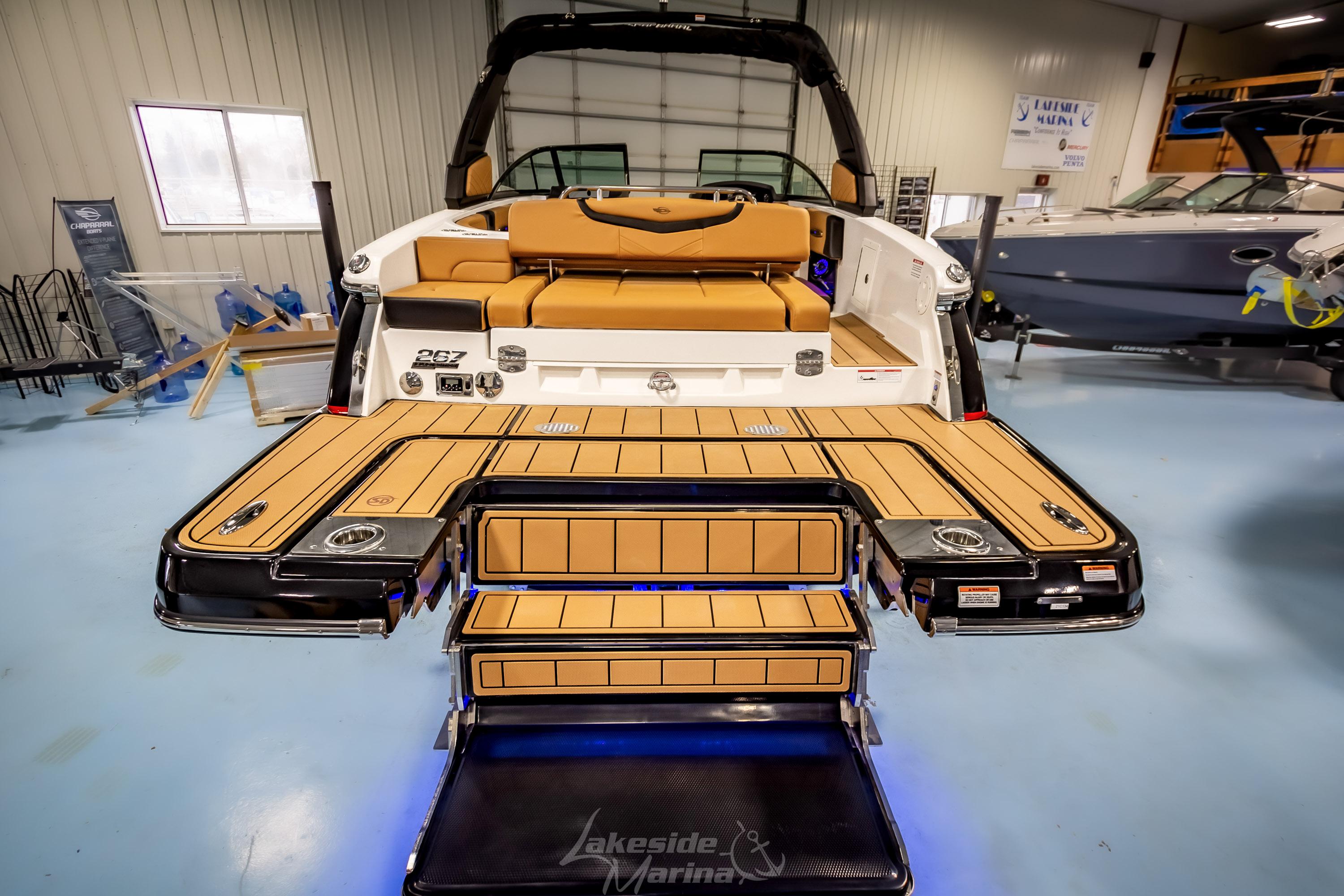 2022 Chaparral Boats 267 SSX Black Edition