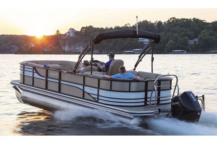 2021 Lowe Boats Retreat 250 WT