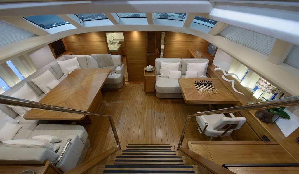 2014 Oyster Yachts 825