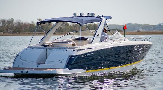 2007 Regal Boats 3350 Sport Cruiser