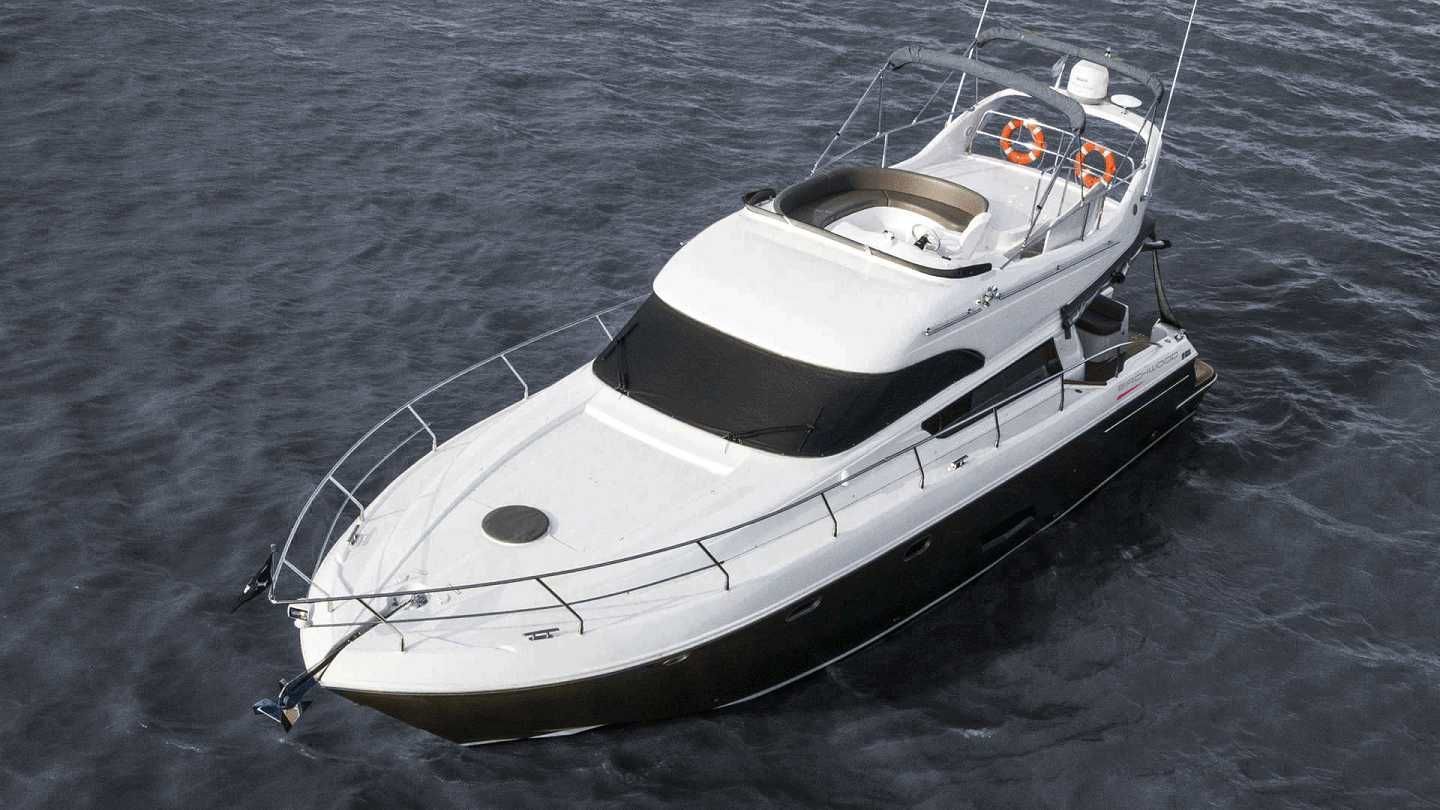 2006 Birchwood 500 Flybridge