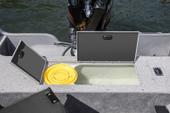 Crestliner 1650 Pro Tiller stern livewell and baitwell