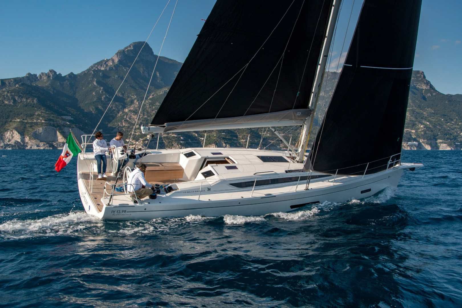 2022 Italia Yachts IY 12.98