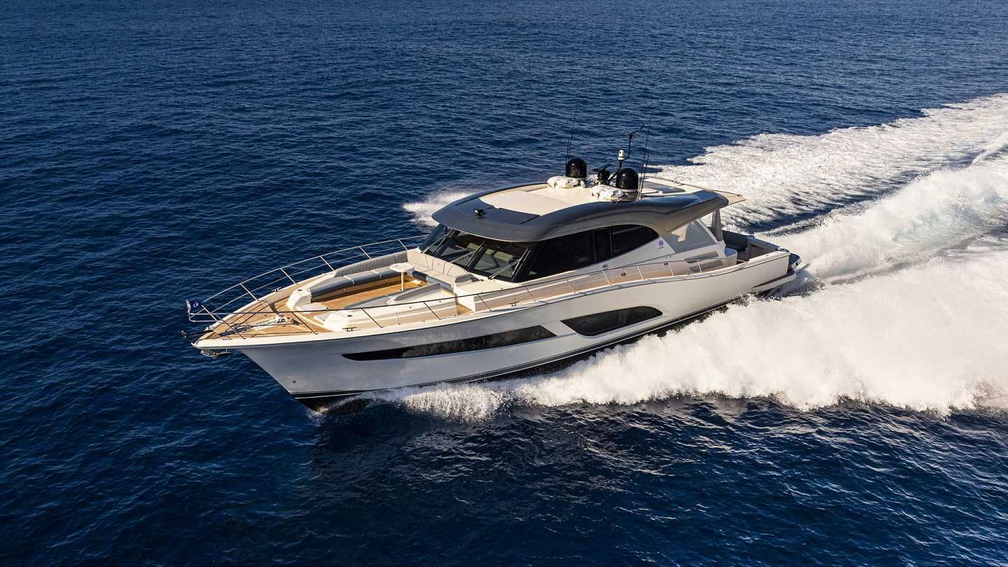 2021 Riviera 645 SUV