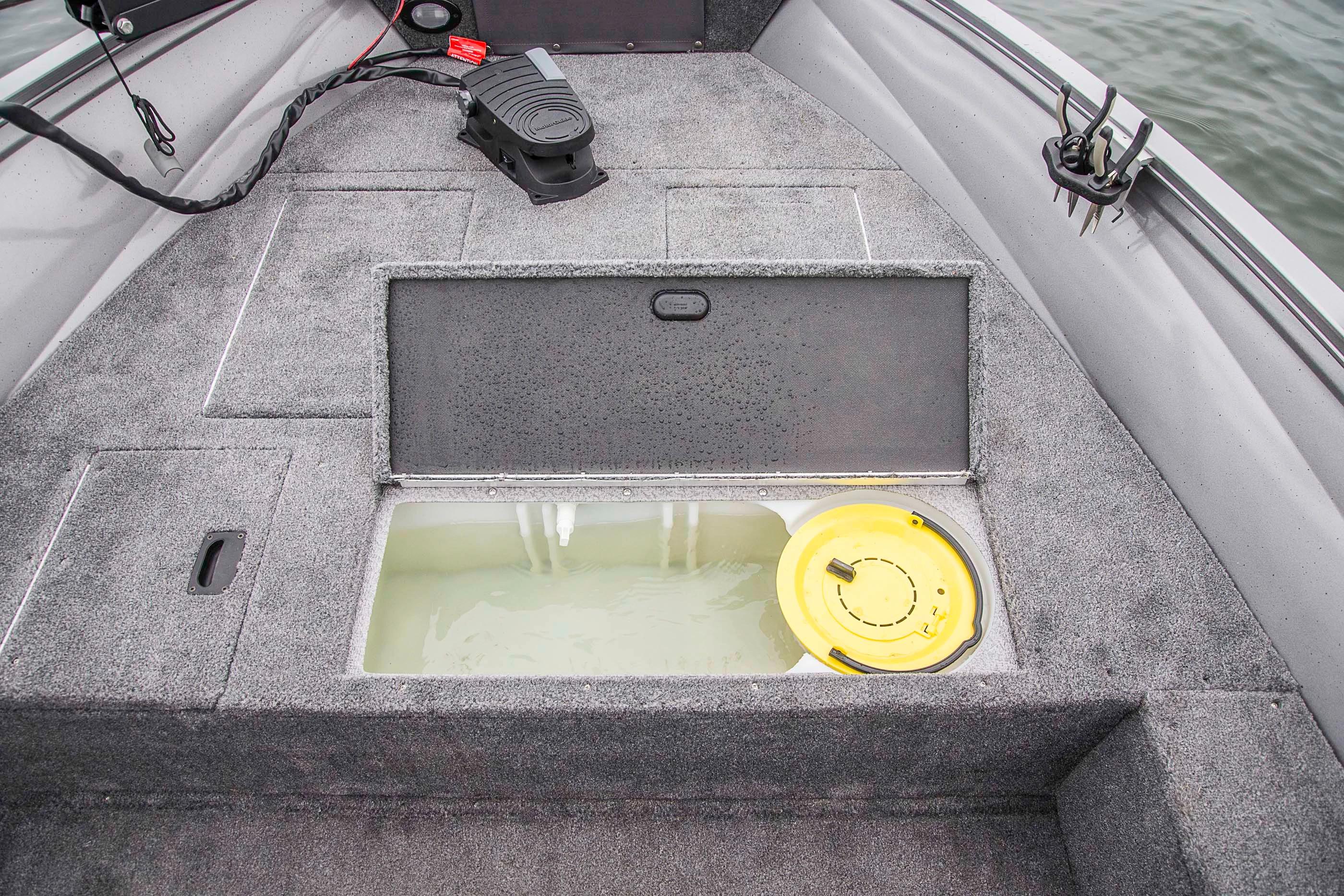 Crestliner 1600 Vision Tiller – photo 1