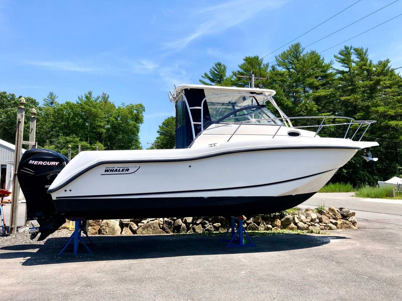 2003 Boston Whaler 255 Conquest