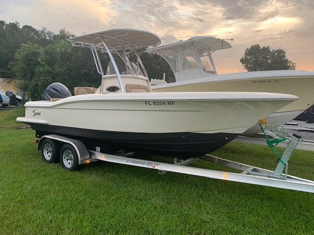 2017 Scout Boats 225 Xsf