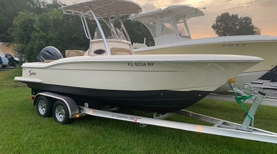 2017 Scout Boats 225 Xsf