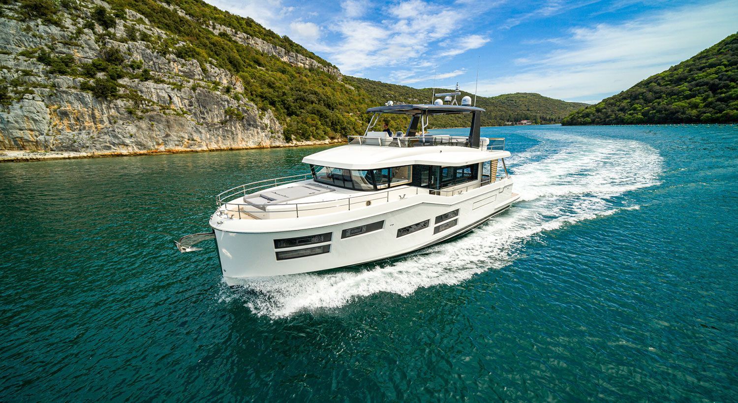 2022 Beneteau Grand Trawler 62