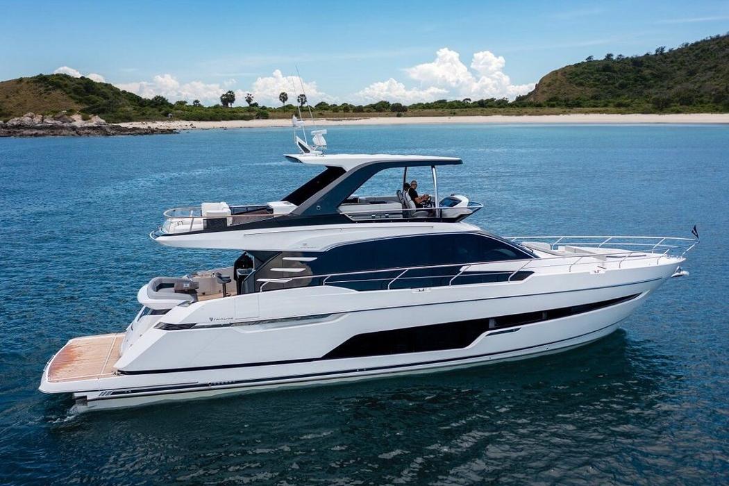 2022 Fairline Squadron 68