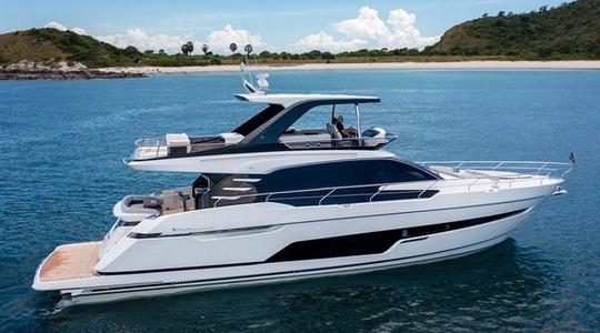 2022 Fairline Squadron 68