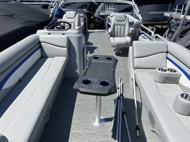 2022 Bennington SV Series 24 SVSR - Radial Cruise