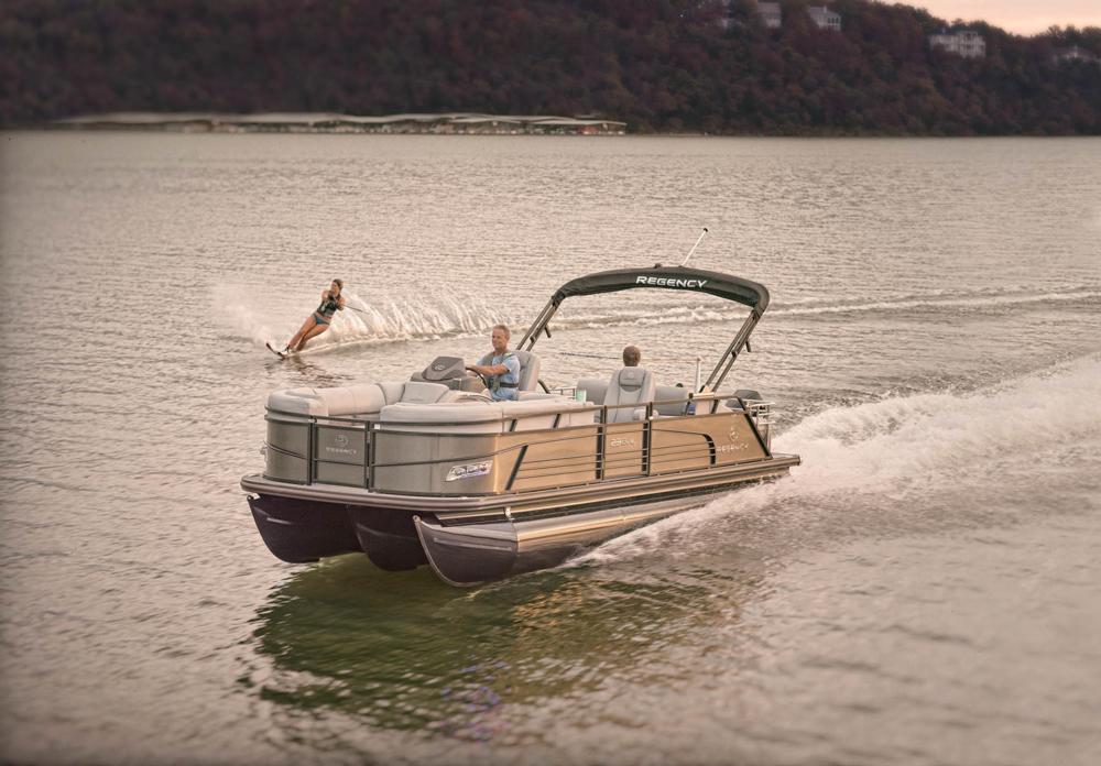 2021 Regency Boats 230 LE3 Sport