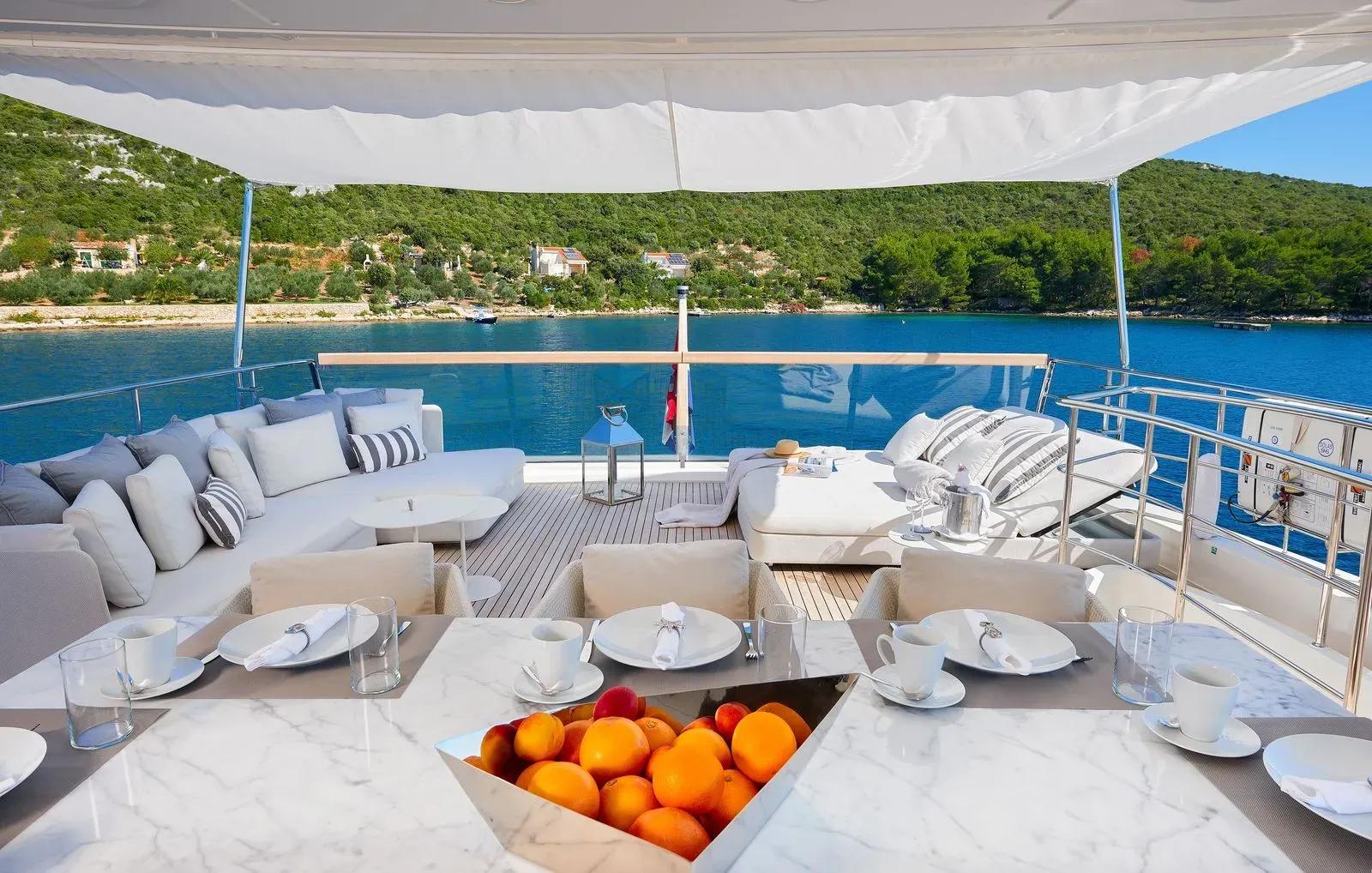 2011 Sanlorenzo Yachts SD92