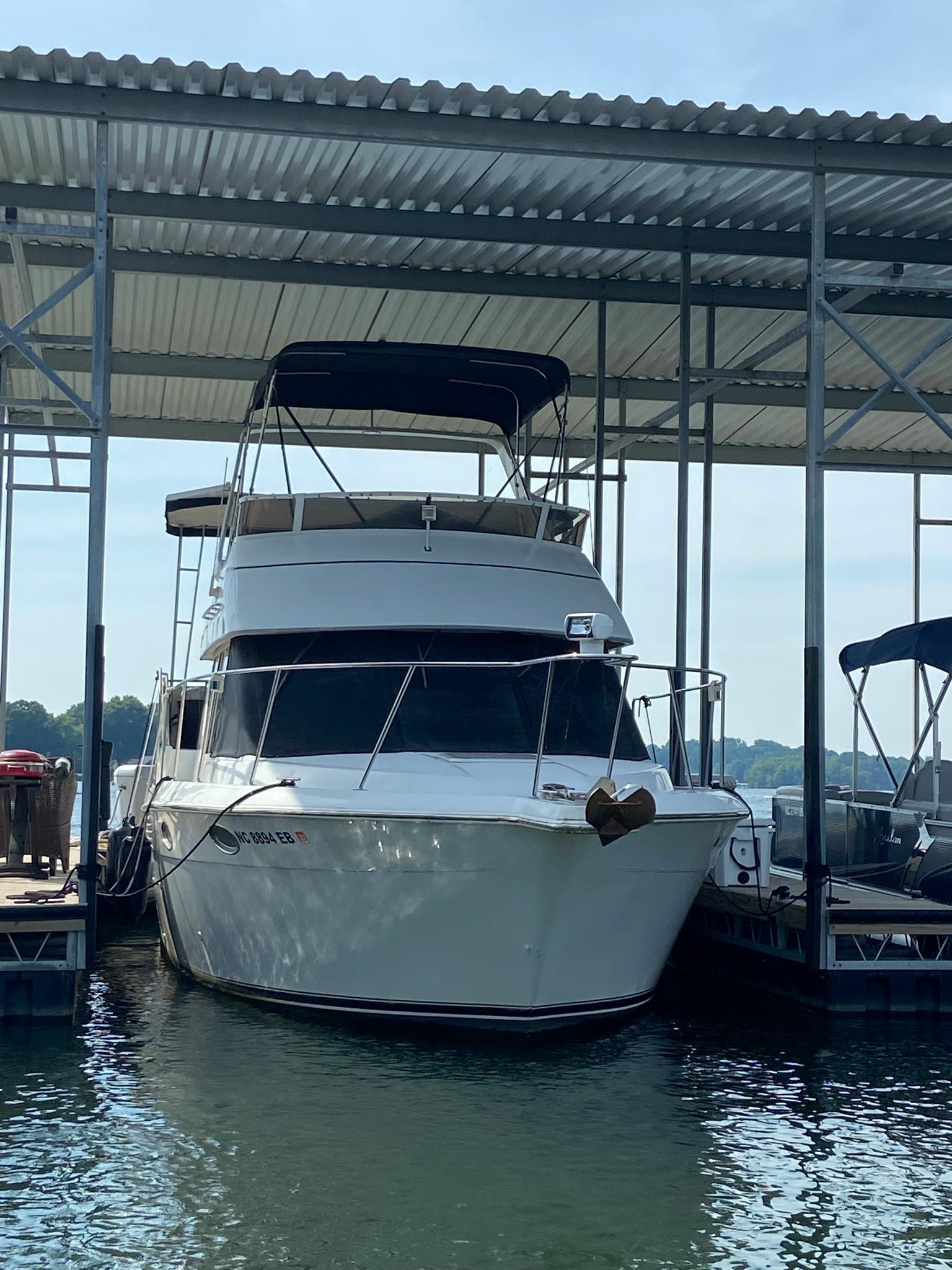 1997 Carver Yachts 325