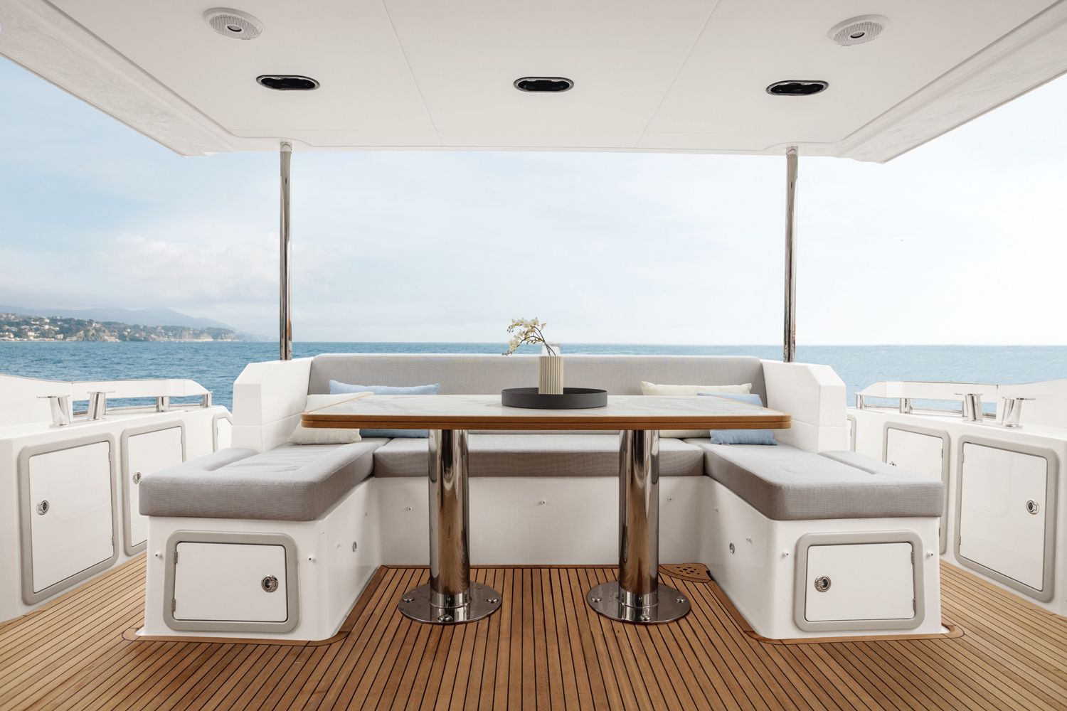 2016 Azimut Yachts 66 Fly