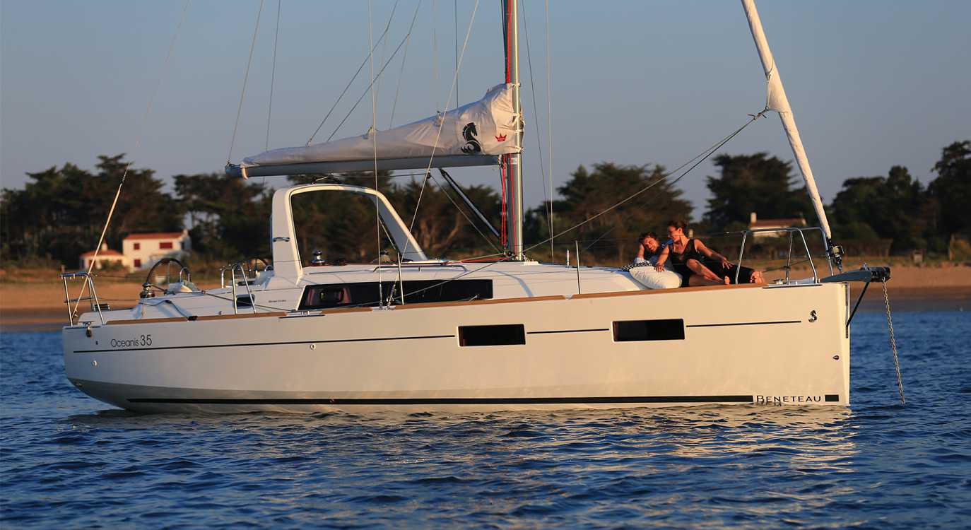 2014 Beneteau Oceanis 35